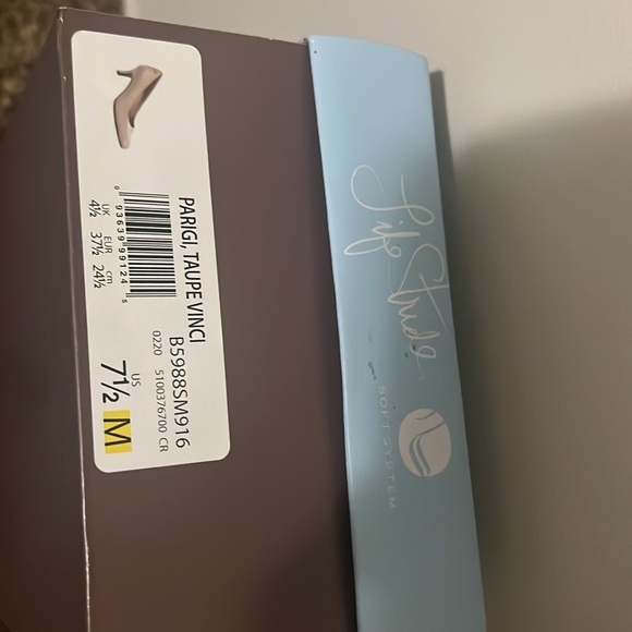 Life Stride Parisian Cream Kiddy Elegant Women's Pumps size 7.5 - Picture 7 of 7